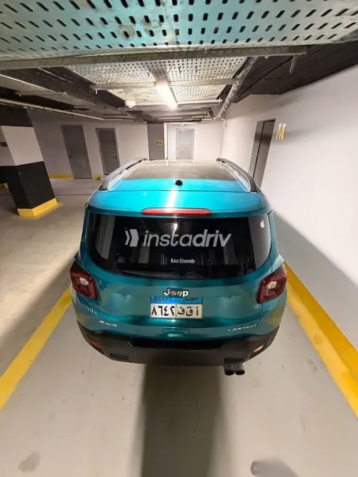 جيب رينيجيد 2021 أزرق غامق مستعملة للبيع - 6