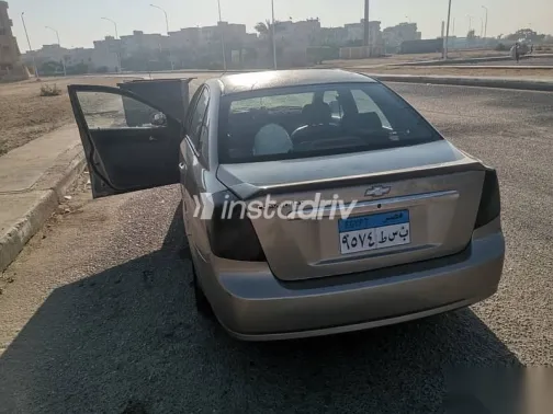 شيفروليه أوبترا 2008 ذهبي مستعملة للبيع - 2