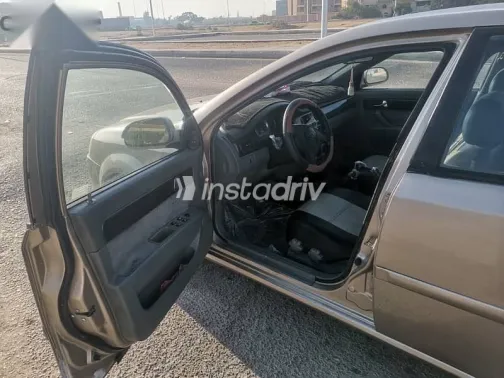 شيفروليه أوبترا 2008 ذهبي مستعملة للبيع - 3