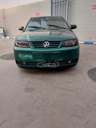 فولكس فاغن باراتى 2004 أخضر غامق مستعملة للبيع