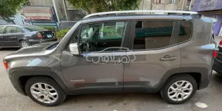 جيب رينيجيد 2016 رمادي غامق مستعملة للبيع