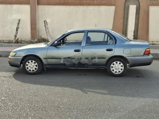 تويوتا كورولا 1992 زيتي مستعملة للبيع