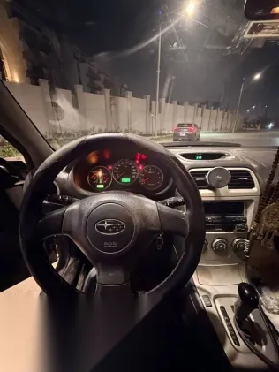 سوبارو امبريزا 2005 فضي مستعملة للبيع