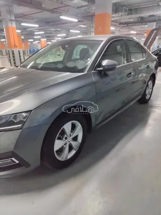 سكودا اوكتافيا 2024 رمادي مستعملة للبيع
