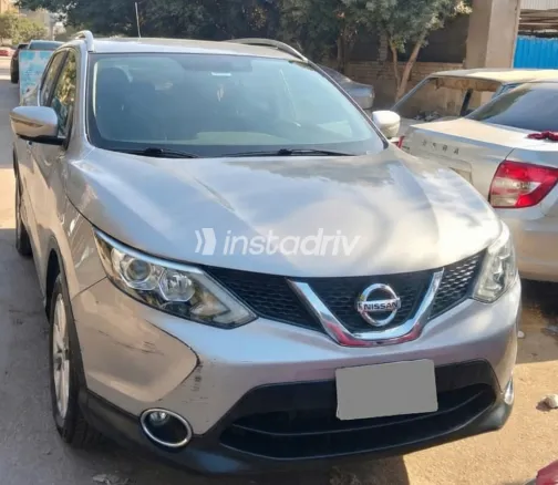 Nissan Qashqai 2017 White Used for Sale - 1