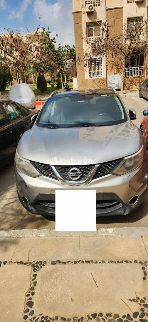 Nissan Qashqai 2017 White Used for Sale - 3