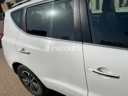 جيلي امجراند X7 2020 أبيض مستعملة للبيع - 3