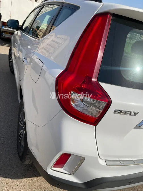 جيلي امجراند X7 2020 أبيض مستعملة للبيع - 6