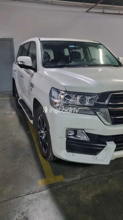 تويوتا لاند كروزر 2021 أبيض مستعملة للبيع - 2