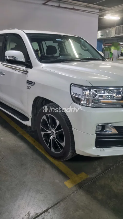 تويوتا لاند كروزر 2021 أبيض مستعملة للبيع - 5