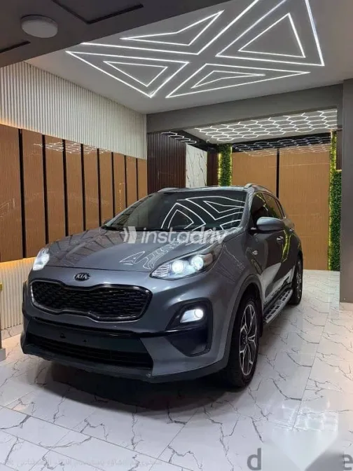 كيا سبورتاج 2022 فضي مستعملة للبيع - 4