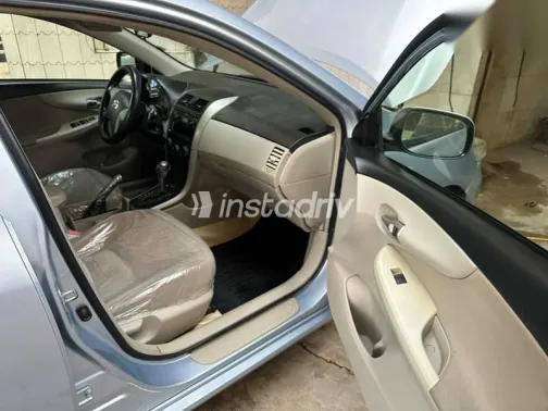 Toyota Corolla 2013 Silver Used for Sale - 4