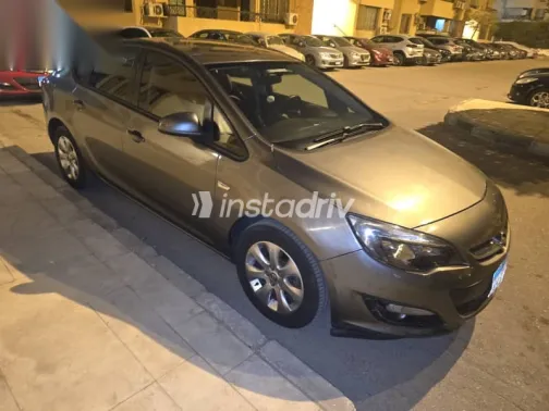 اوبل أسترا 2017 رمادي مستعملة للبيع - 2