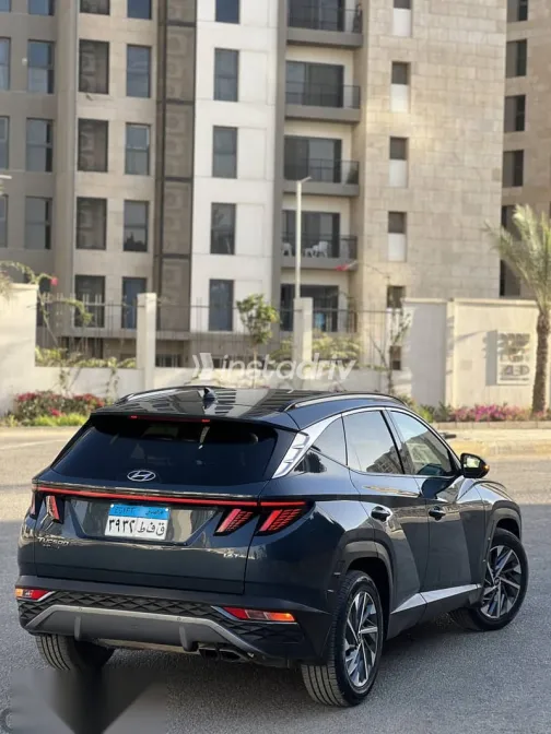 هيونداي توسان 2022 أزرق غامق مستعملة للبيع - 3