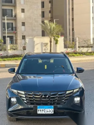 هيونداي توسان 2022 أزرق غامق مستعملة للبيع