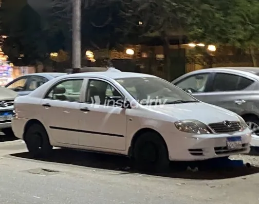 تويوتا كورولا 2003 أبيض مستعملة للبيع - 1