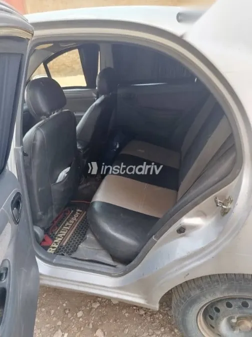 شيفروليه لانوس 2010 فضي مستعملة للبيع - 2