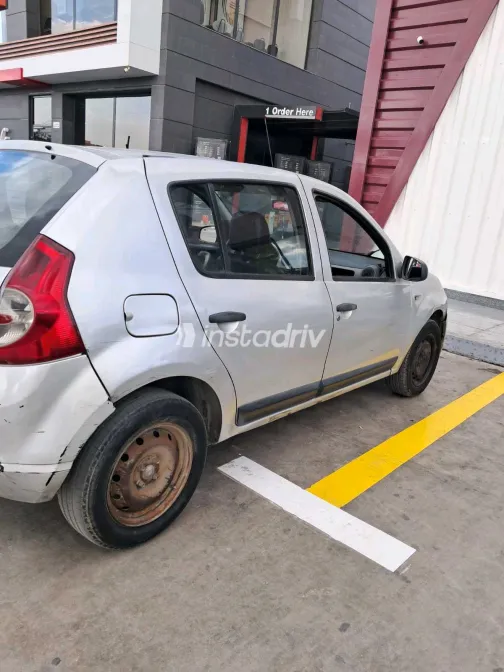 رينو سانديرو 2011 أبيض مستعملة للبيع - 7