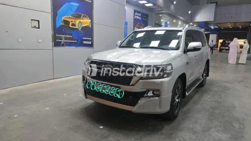 تويوتا لاند كروزر 2021 أبيض مستعملة للبيع - 3