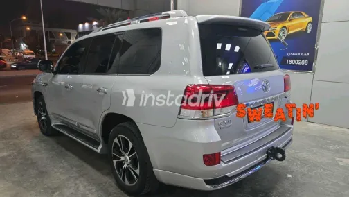 تويوتا لاند كروزر 2021 أبيض مستعملة للبيع - 6