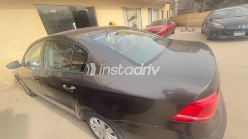 فولكس فاغن باسات 2015 بني مستعملة للبيع - 9