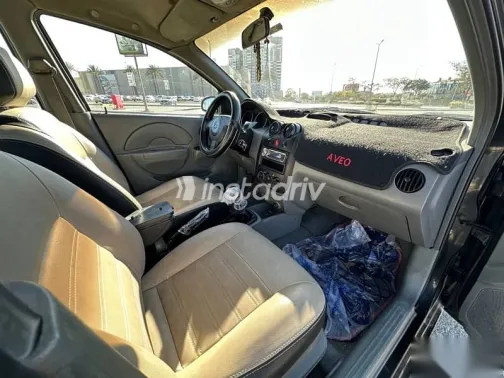 شيفروليه افيو 2005 أسود مستعملة للبيع - 2