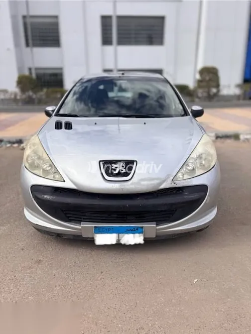 بيجو 206 2013 رمادي مستعملة للبيع - 1