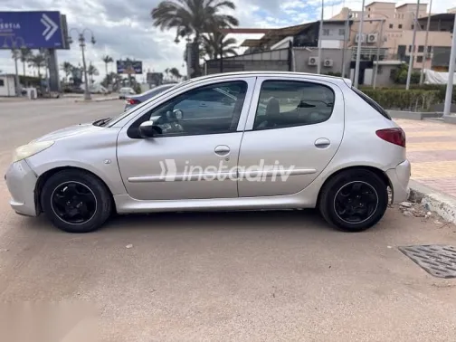 بيجو 206 2013 رمادي مستعملة للبيع - 4