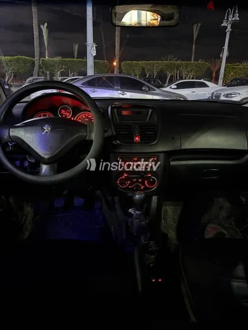 بيجو 206 2013 رمادي مستعملة للبيع - 7