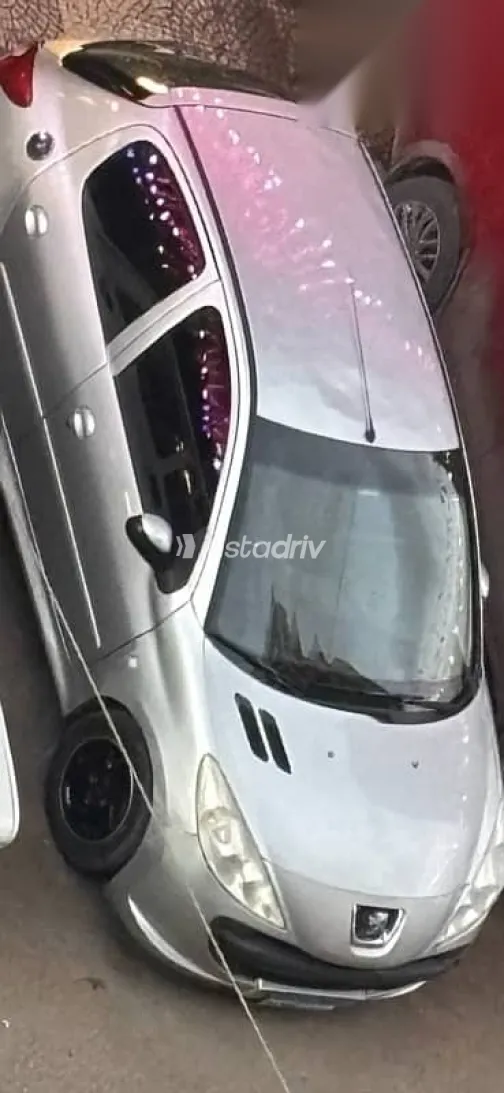 بيجو 206 2013 رمادي مستعملة للبيع - 8