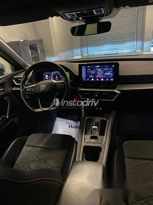 Seat Leon 2022 Black Used for Sale - 5