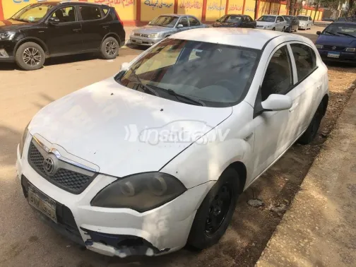 بريليانس FRV 2013 أبيض مستعملة للبيع - 5