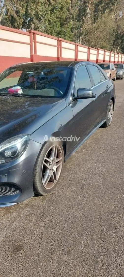مرسيدس E 250 2014 رمادي غامق مستعملة للبيع - 2