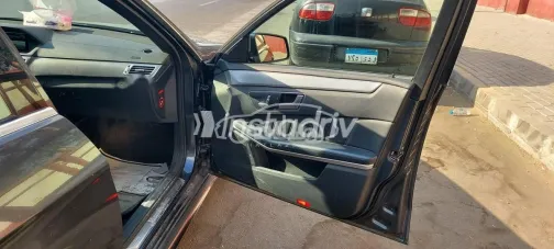 مرسيدس E 250 2014 رمادي غامق مستعملة للبيع - 5