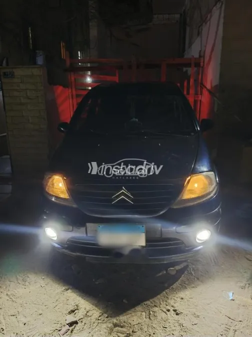 سيتروين C3 2005 أزرق غامق مستعملة للبيع - 1