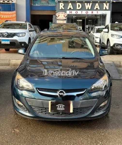 اوبل أسترا 2019 أخضر مستعملة للبيع - 1