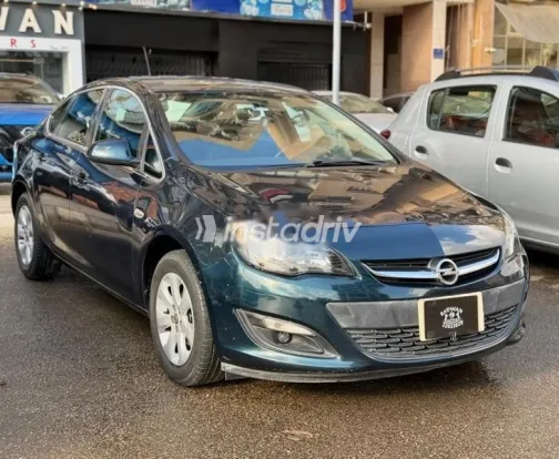 اوبل أسترا 2019 أخضر مستعملة للبيع - 5