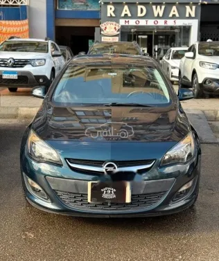اوبل أسترا 2019 أخضر مستعملة للبيع