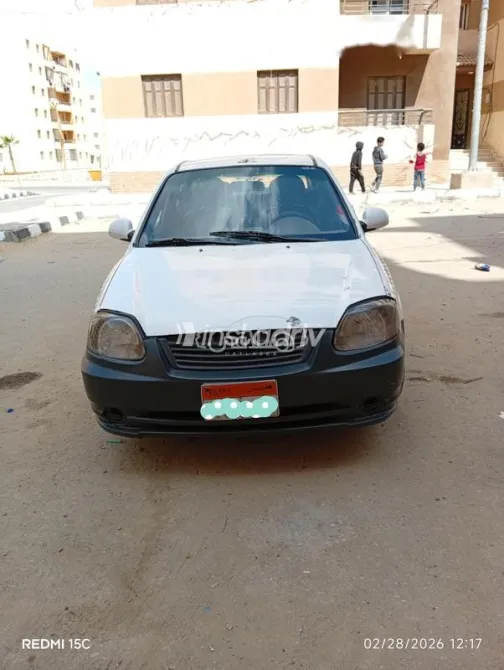 هيونداي فيرنا 2013 أبيض مستعملة للبيع - 2