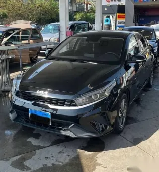 كيا سيراتو 2023 أسود مستعملة للبيع