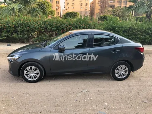 مازدا 2 2016 رمادي مستعملة للبيع - 3