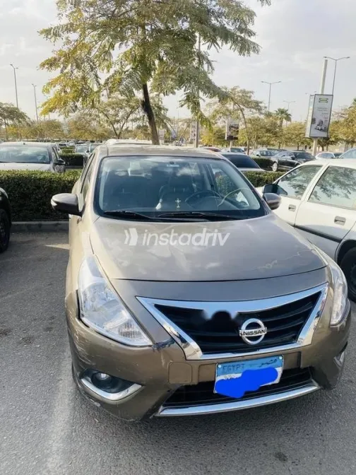 نيسان صنى 2021 أبيض مستعملة للبيع - 1