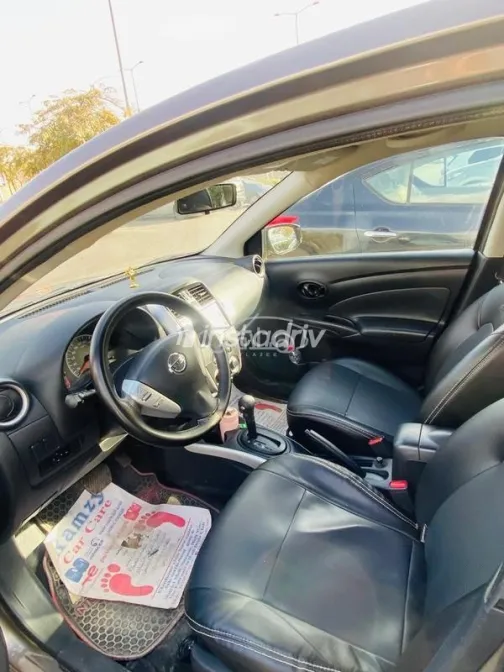 نيسان صنى 2021 أبيض مستعملة للبيع - 4