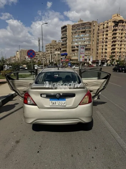 نيسان صنى 2018 أبيض مستعملة للبيع - 2