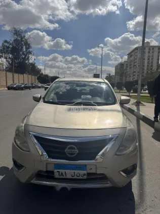 نيسان صنى 2018 أبيض مستعملة للبيع