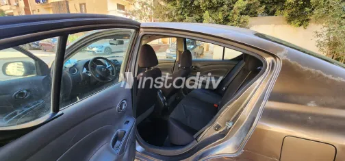 نيسان صنى 2014 أبيض مستعملة للبيع - 2