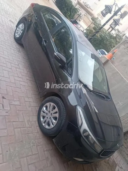 كيا سيراتو 2017 بني مستعملة للبيع - 2