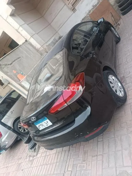 كيا سيراتو 2017 بني مستعملة للبيع - 4