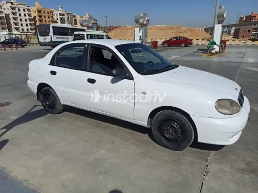 دايو لانوس 2 2000 أبيض مستعملة للبيع - 2