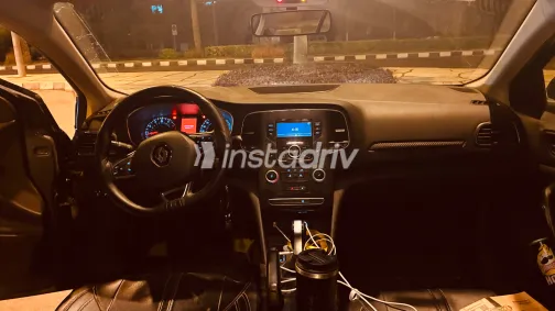 رينو ميجان 2022 أبيض مستعملة للبيع - 2